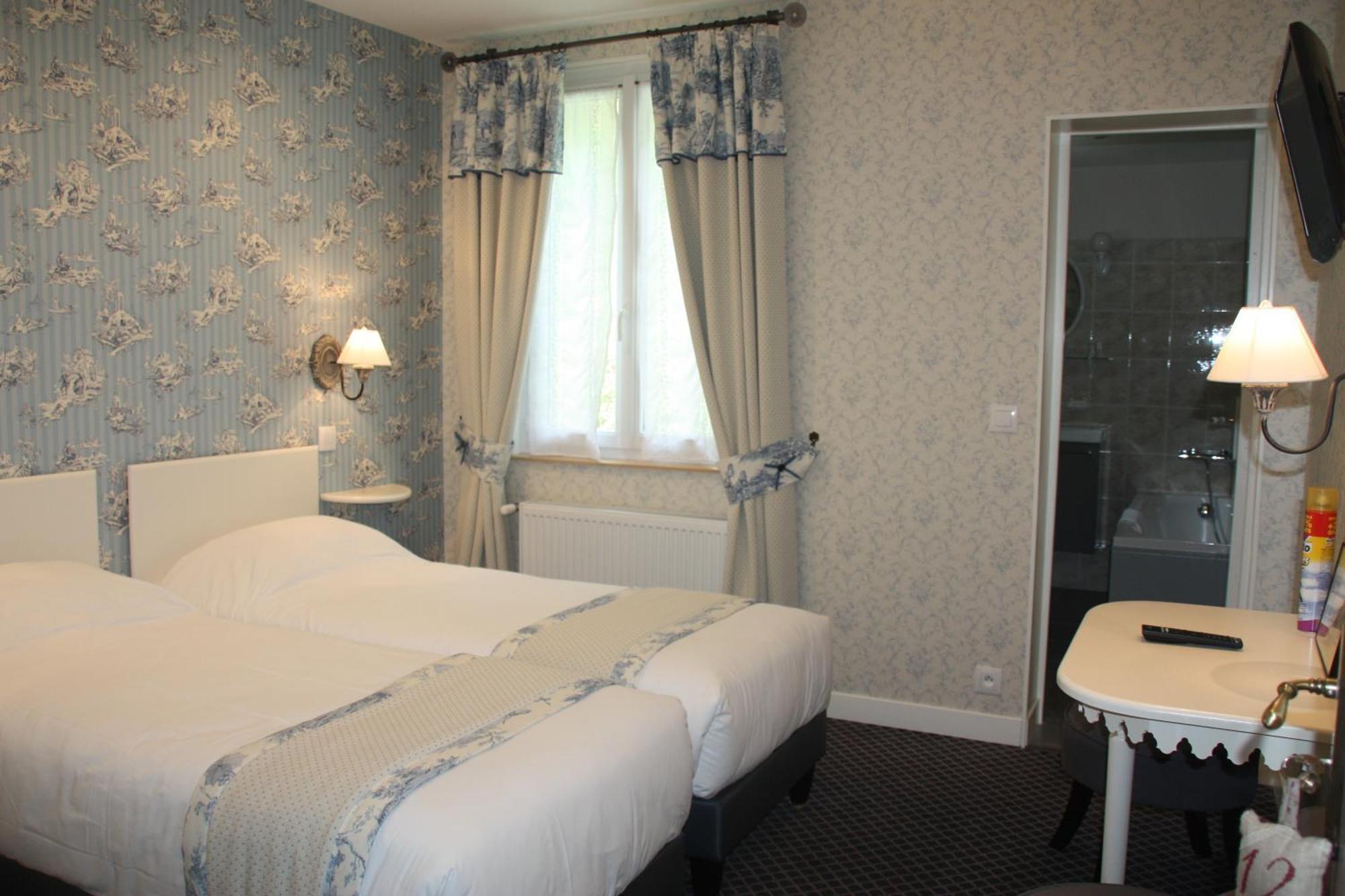 L'Auberge Du Port Des Roches Luche-Pringe 部屋 写真